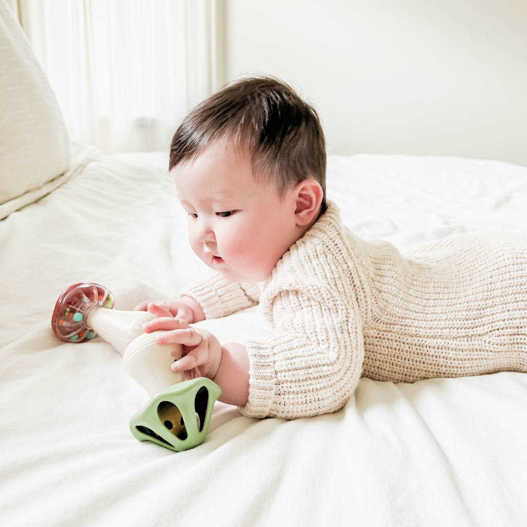 Itzy Mini MaracasTM Musical Rattle Set - Image 9