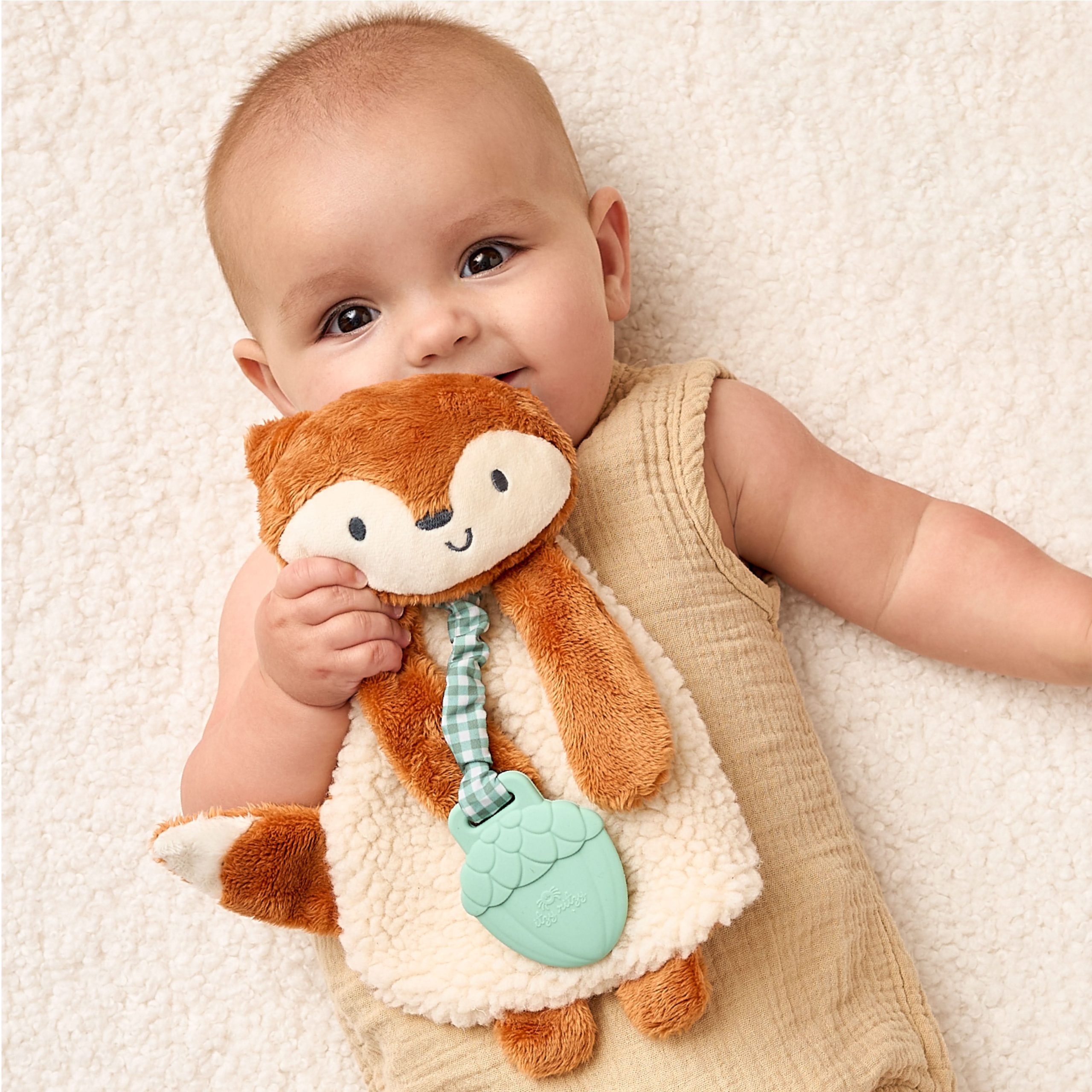 Babylist x Itzy LoveyTM Plush and Teether Toy - Image 4