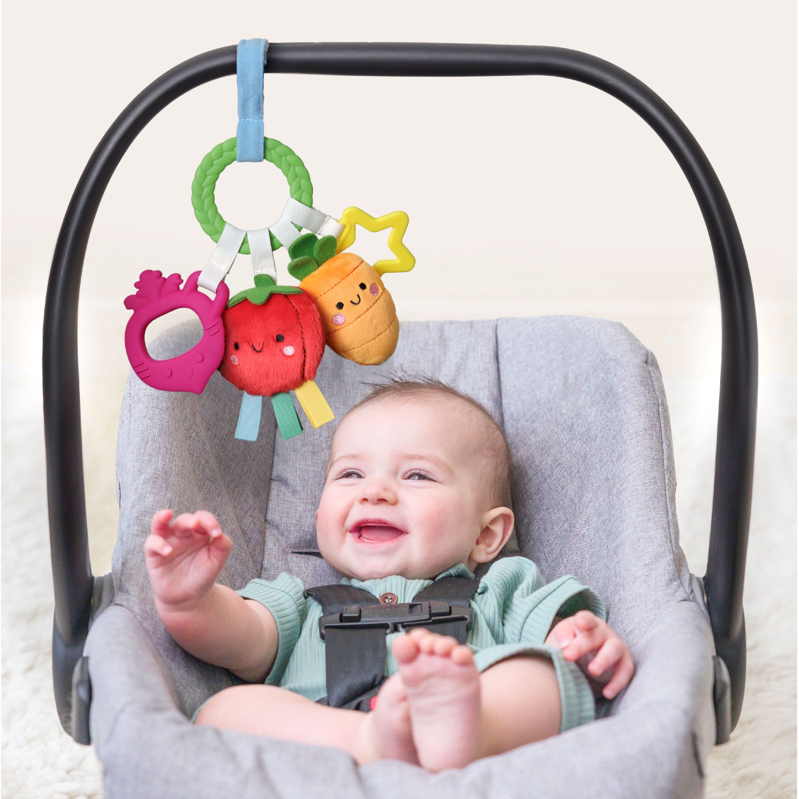 Bitzy Busy RingTM Teething Activity Toy - Image 2