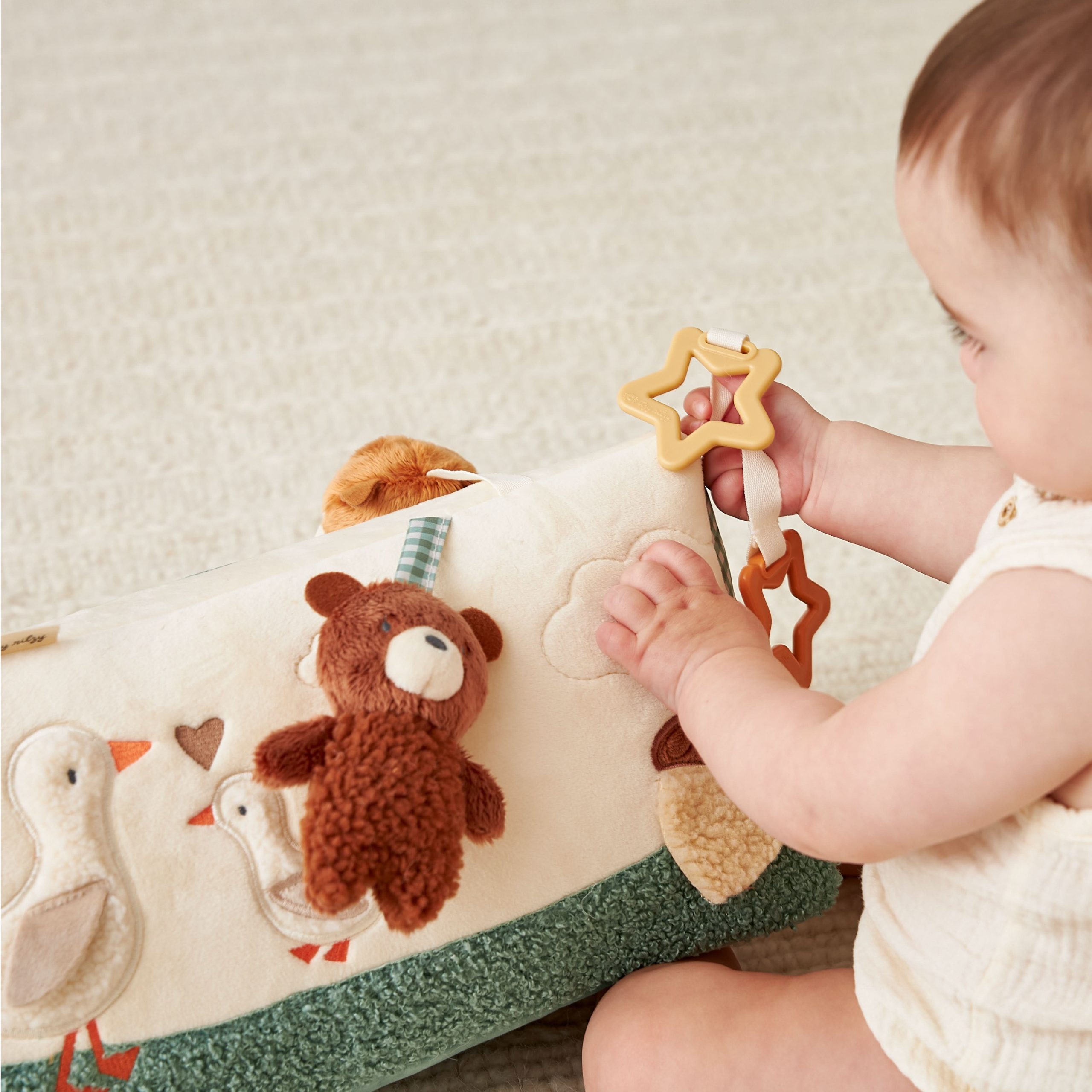 Babylist x ItzyTM Tummy Time Mirror - Image 7