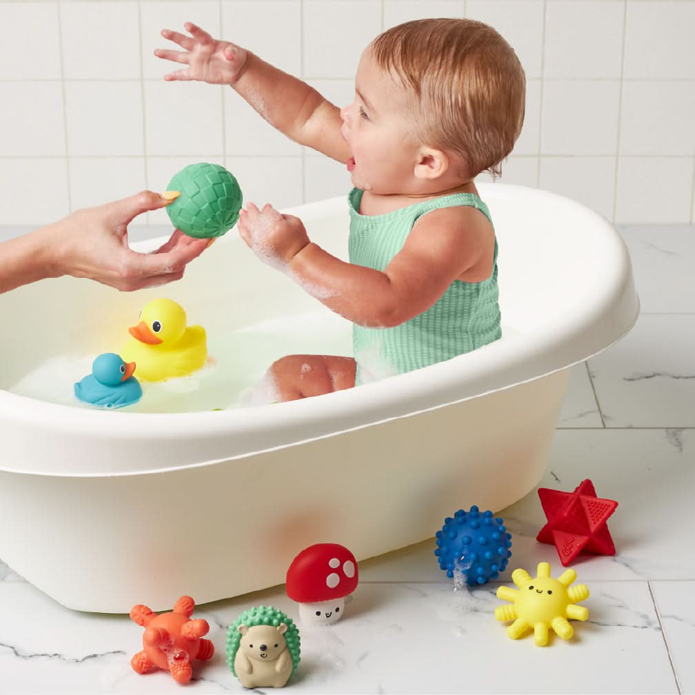Itzy Splash Gift SetTM 10-Piece Bath Toys - Image 3