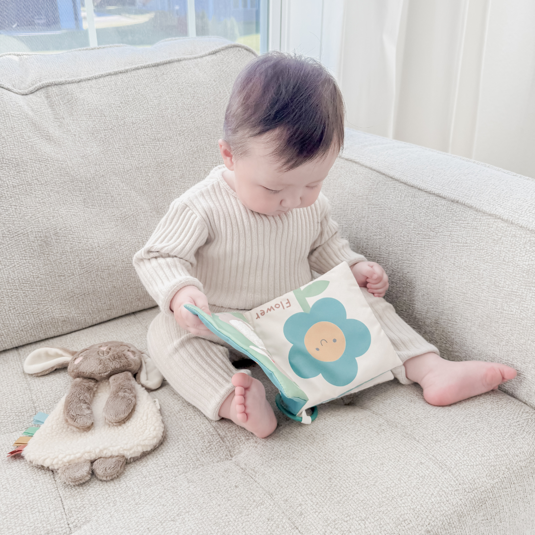 Itzy Learn & Snuggle Gift SetTM - Image 8