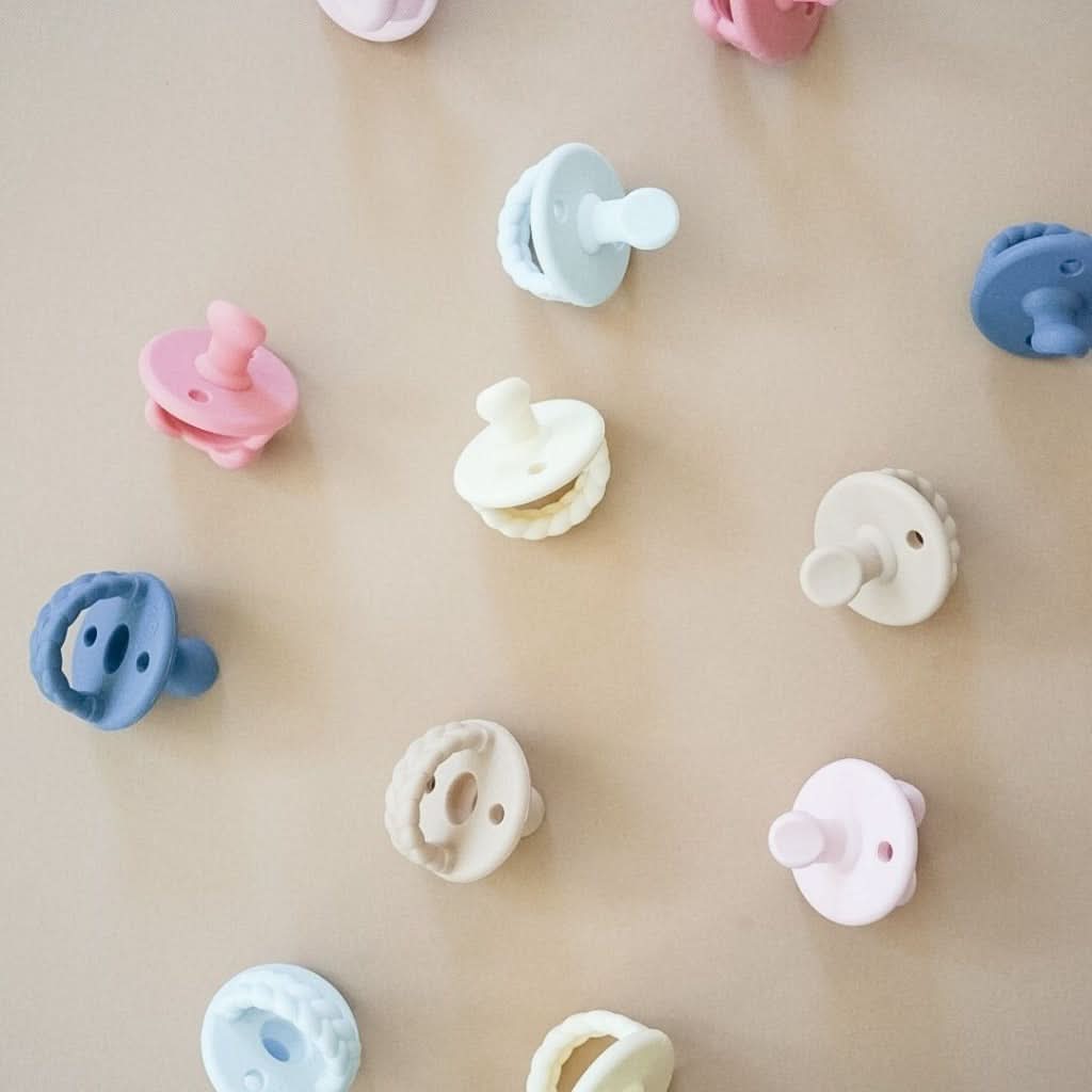 Itzy PaciTM Orthodontic Silicone Pacifier 6-18M - Image 30
