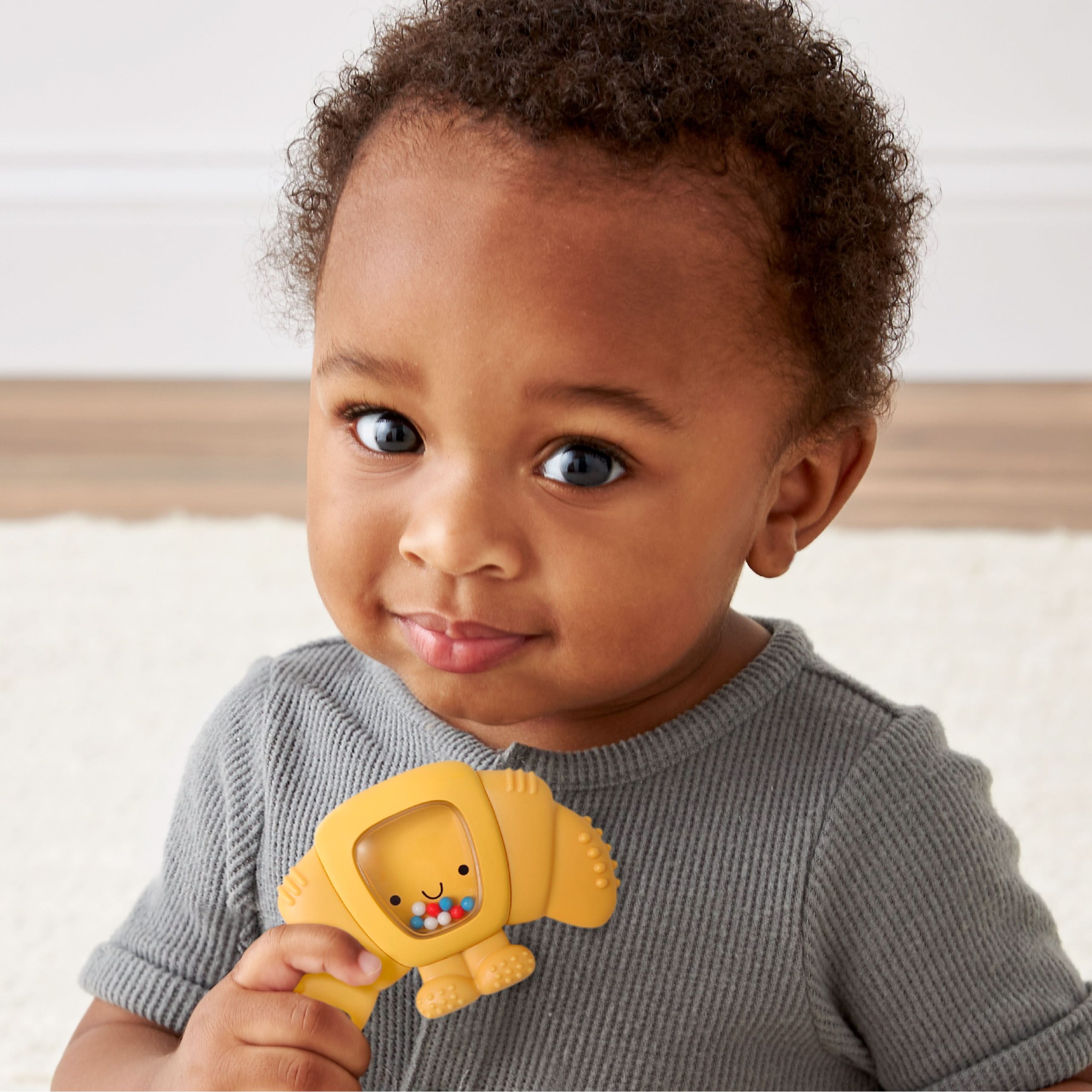 Bitzy Shake PlusTM Rattle & Teether - Image 4