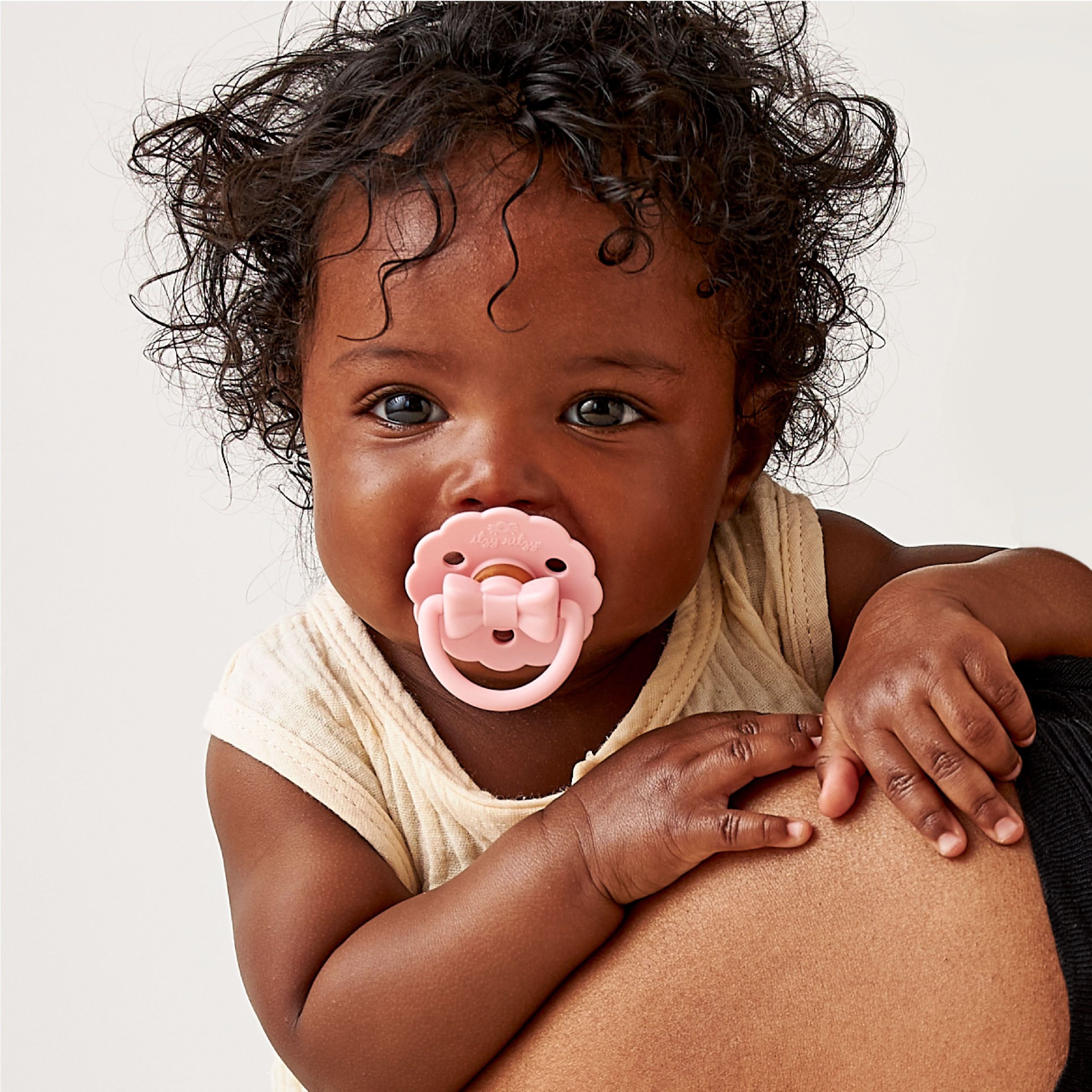 Itzy SootherTM Natural Rubber Pacifier – 0-6M - Image 2