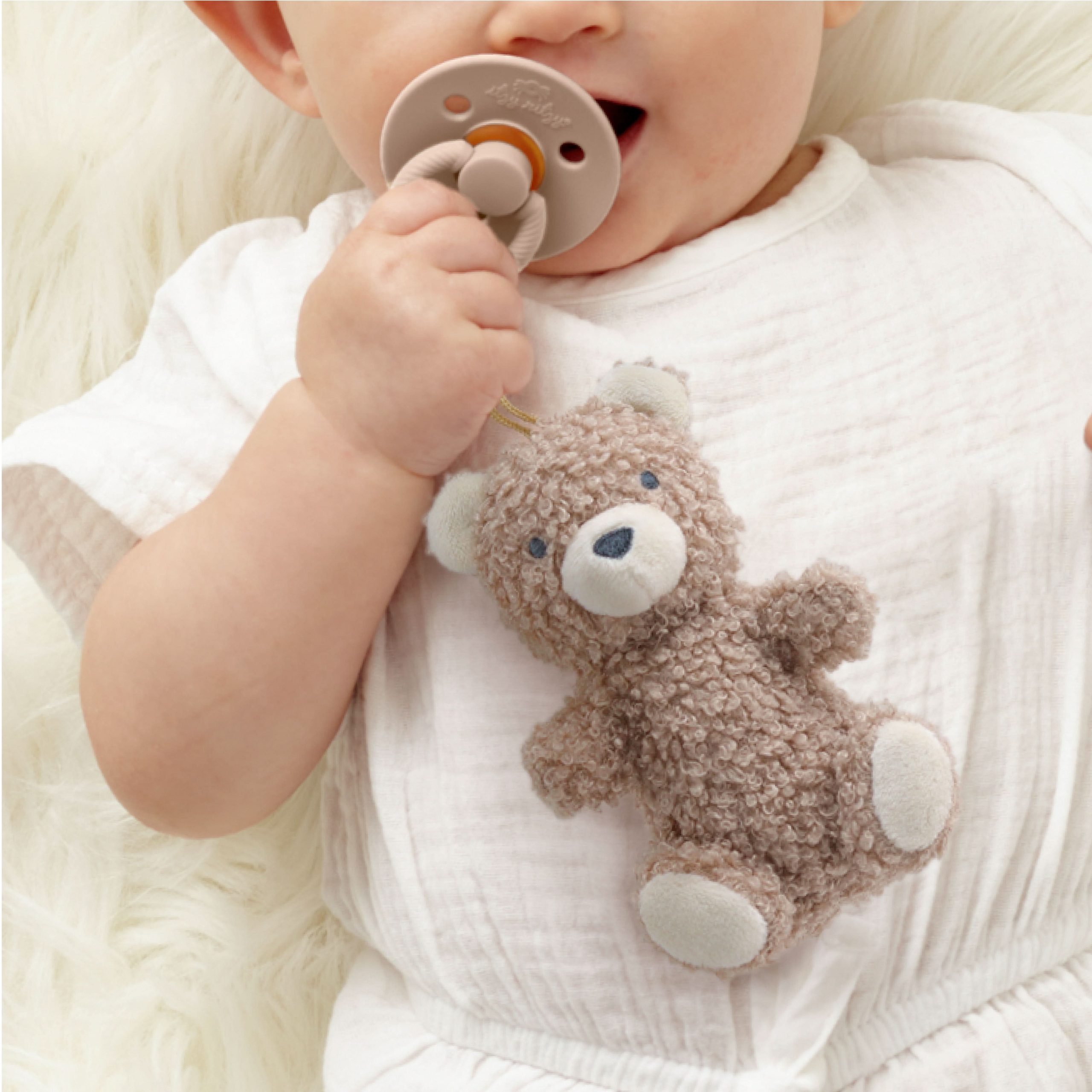 Bitzy PalTM Natural Rubber Pacifier & Lovey - Image 20