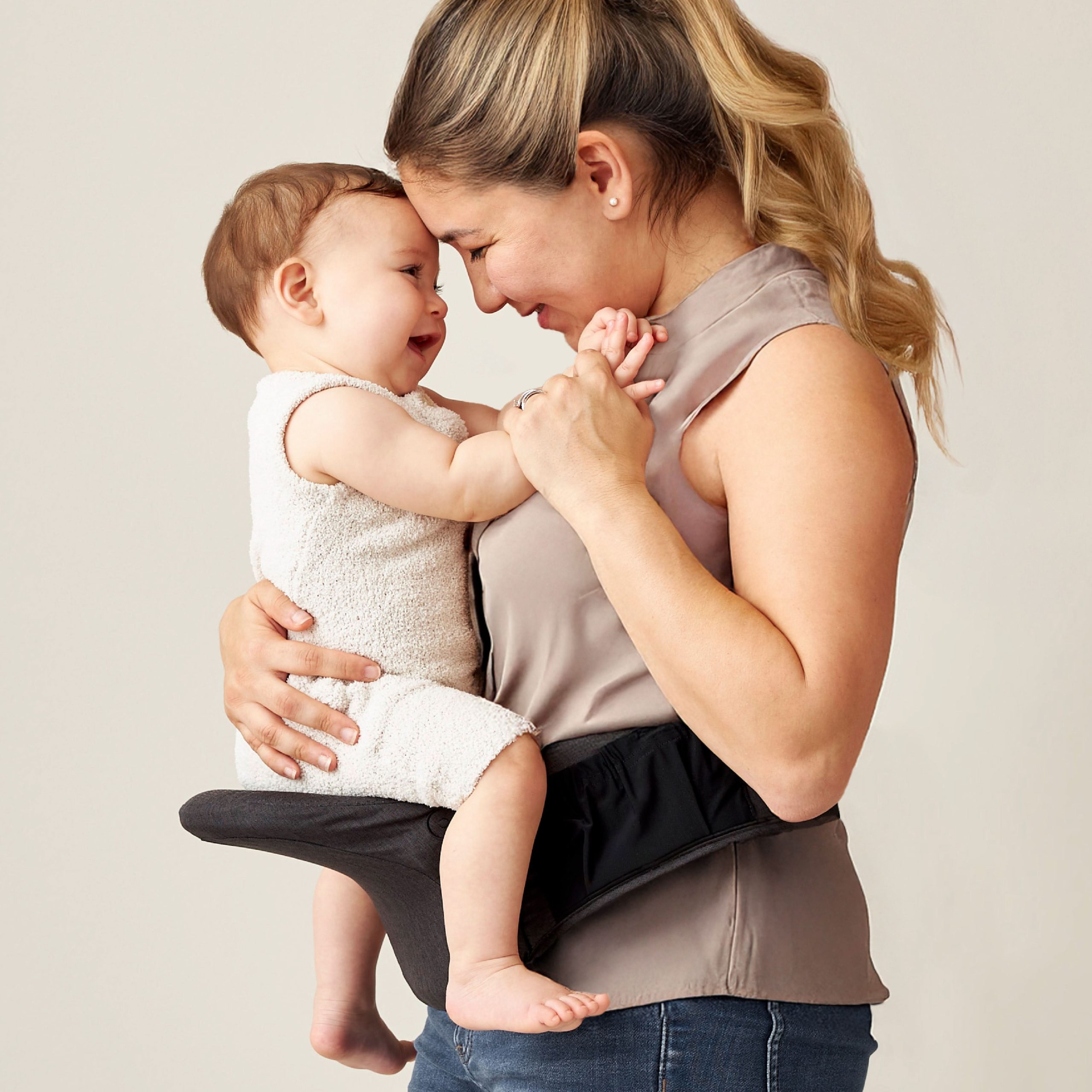Itzy Hold & FoldTM Hip Seat Baby Carrier