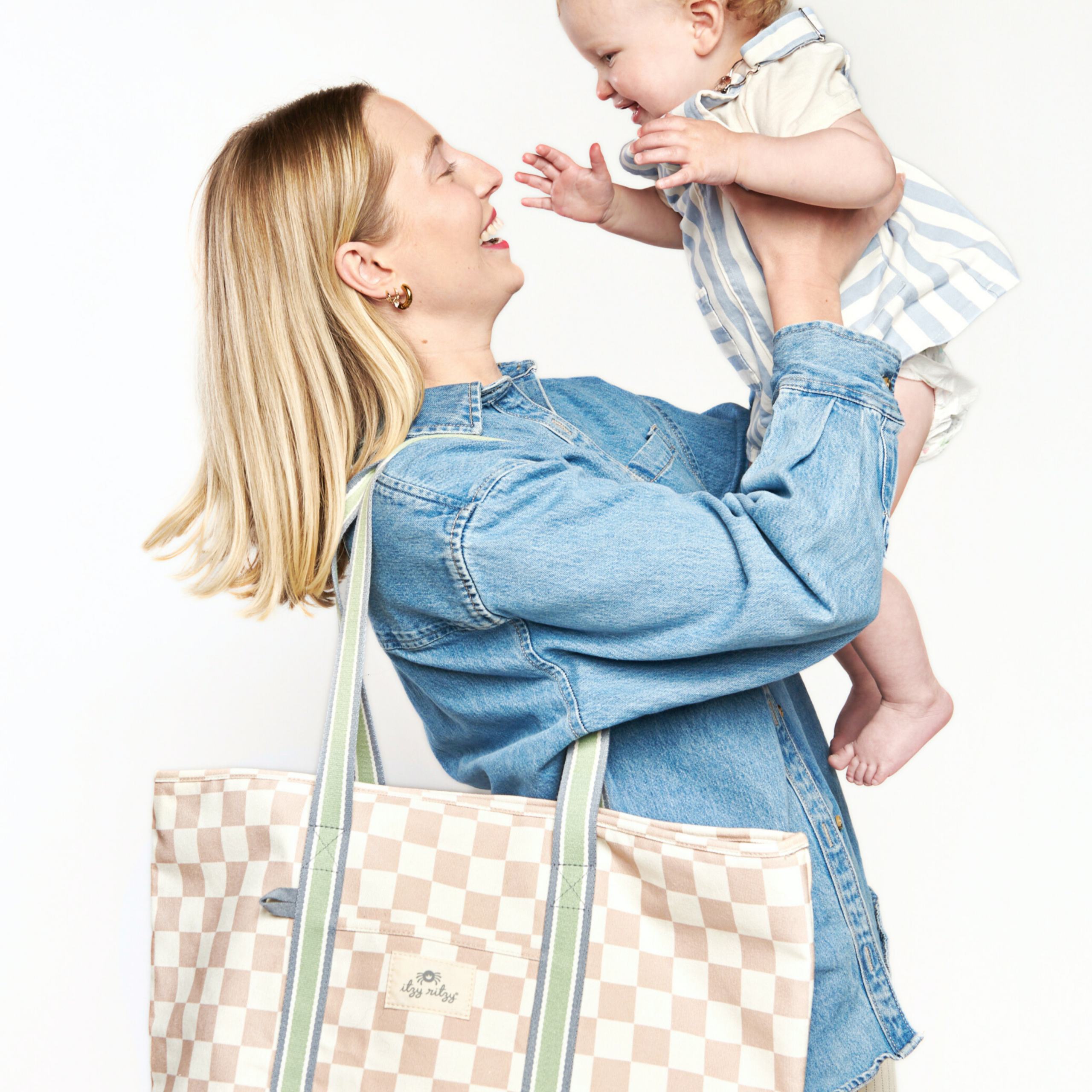 Itzy ExplorerTM Canvas Mom Tote - Image 28