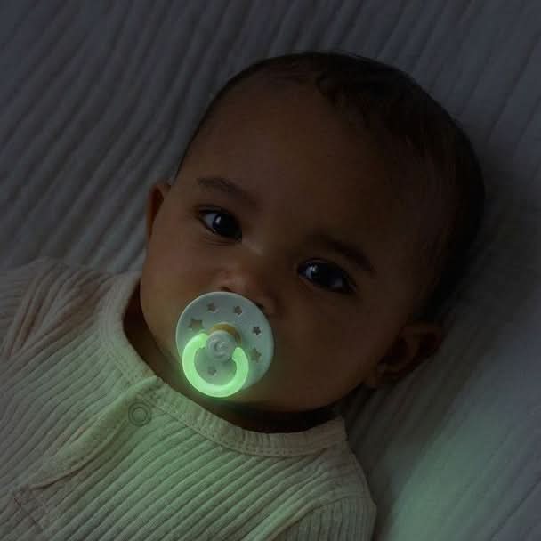 Itzy SootherTM Glow in the Dark Natural Rubber Pacifier – 0-6M - Image 10